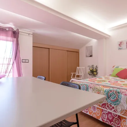 Rent this 5 bed room on Calçada da Quintinha 19 in 1070-079 Lisbon, Portugal