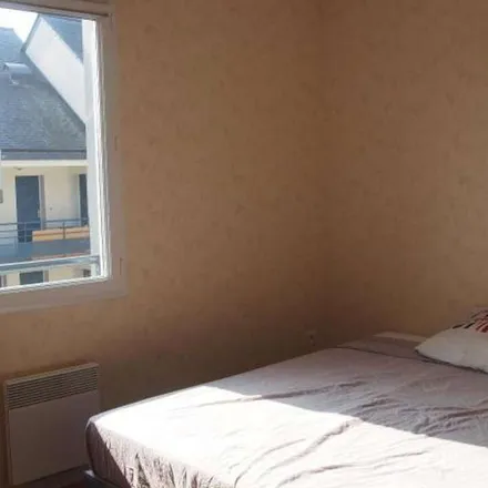 Rent this 4 bed apartment on Mairie d'Angers in Boulevard Résistance et Déportation, 49100 Angers