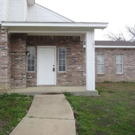 Rent this 3 bed house on 1039 Cheddar Court in Arlington, TX 76017