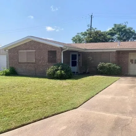 Rent this 3 bed house on 255 Mackeral Street in Galveston, TX 77550