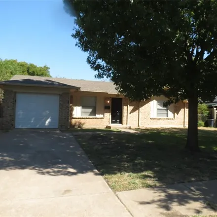 Rent this 3 bed house on 833 Stanford Drive in Lancaster, TX 75134