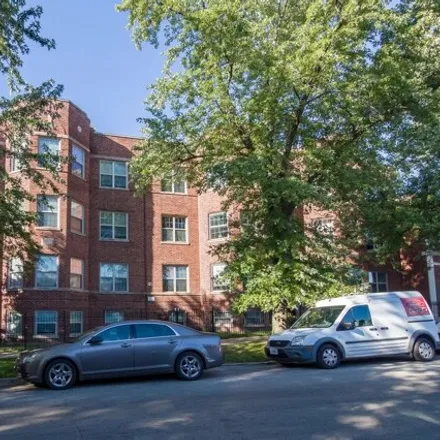 Rent this 2 bed apartment on 1706-1716 West Farwell Avenue in Chicago, IL 60645
