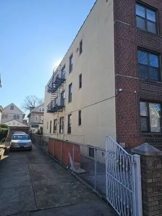 Image 3 - 59 Bay 22nd St, Brooklyn, New York, 11214 - Duplex for sale