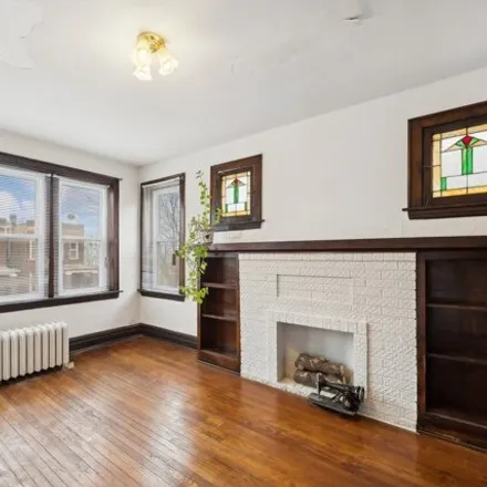 Image 4 - 4336 West Kamerling Avenue, Chicago, IL 60651, USA - House for sale