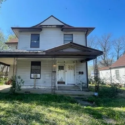 Buy this 5 bed house on 481 Callahan Street in Muskogee, OK 74403