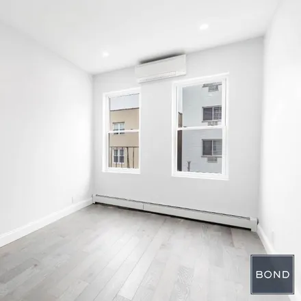 Image 8 - 25-25 14th Street, New York, NY 11102, USA - Apartment for rent