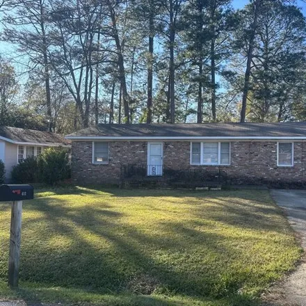 Buy this 3 bed house on 412 North 20th Avenue in Hattiesburg, MS 39401