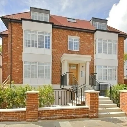Rent this 2 bed apartment on 10 Beechcroft Avenue in London, NW11 8BL