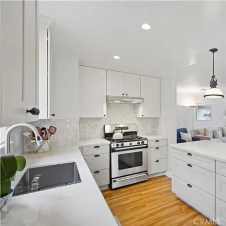 Image 6 - 7789 Wentworth Street, Los Angeles, CA 91042, USA - House for sale