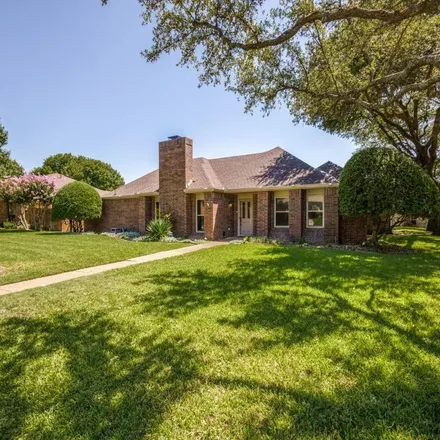 Buy this 4 bed house on 3906 Thornhill Way in Rowlett, TX 75088