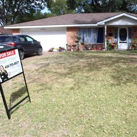 Buy this 3 bed house on 1703 East Beverly Drive in Corsicana, TX 75110