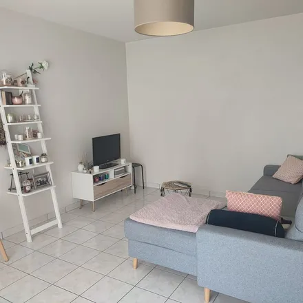 Rent this 2 bed apartment on 15 Rue Buffon in 21121 Fontaine-lès-Dijon, France