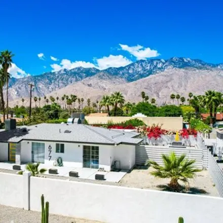 Image 1 - 677 Highland Drive, Palm Springs, CA 92264, USA - House for sale