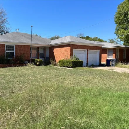 Buy this 3 bed house on 2408 Glendale Drive in Waco, TX 76710