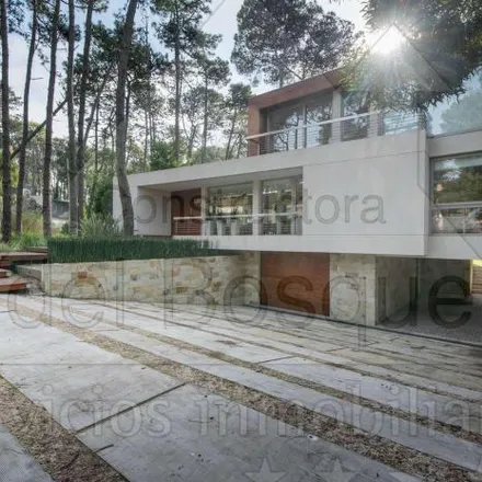 Buy this studio house on Cerezo in Partido de Pinamar, 7169 Cariló