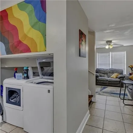 Image 5 - 4617 Yale Street, Willowdale, Metairie, LA 70006, USA - Condo for sale