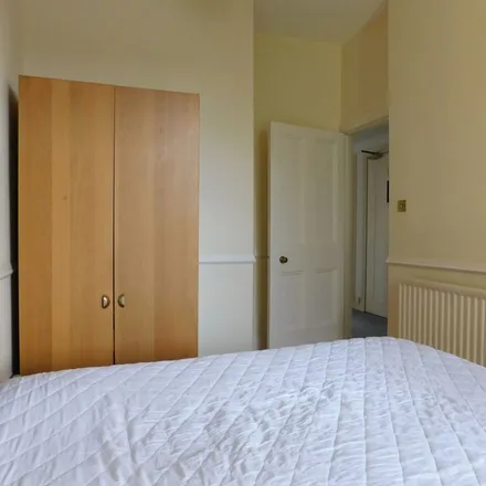 Rent this 2 bed apartment on Farmer Autocare in St John's Road, City of Edinburgh