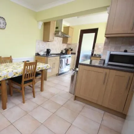 Image 2 - Highfield Close, Corfe Mullen, BH21 3PJ, United Kingdom - House for sale