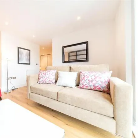 Image 4 - Elstree Apartments, Silverworks Close, London, NW9 0DW, United Kingdom - Loft for sale