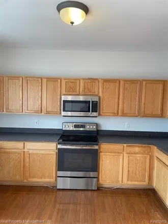 Image 6 - 42675 Richmond Drive, Sterling Heights, MI 48313, USA - House for rent