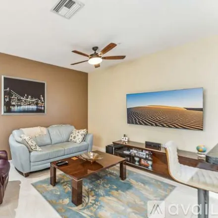 Image 3 - 103 SW 7th Ct, Unit 103 - Townhouse for rent