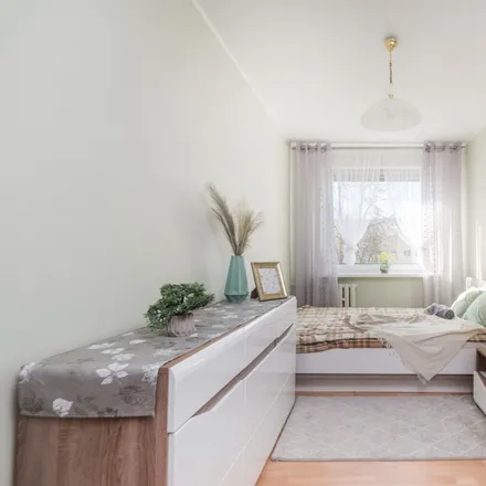 Rent this 3 bed room on Heleny Marusarzówny 7 in 80-288 Gdańsk, Poland