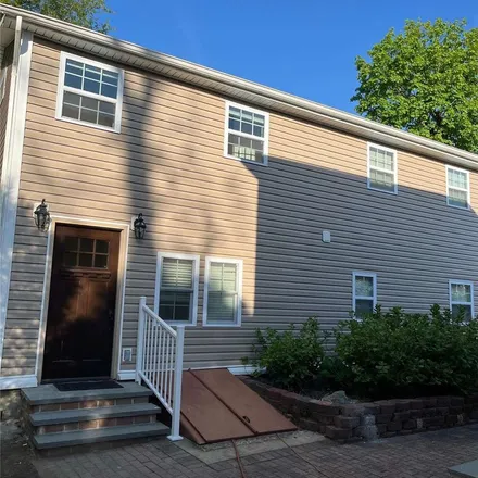 Rent this 1 bed apartment on 5 Meadow Street in Village of Bayville, NY 11709