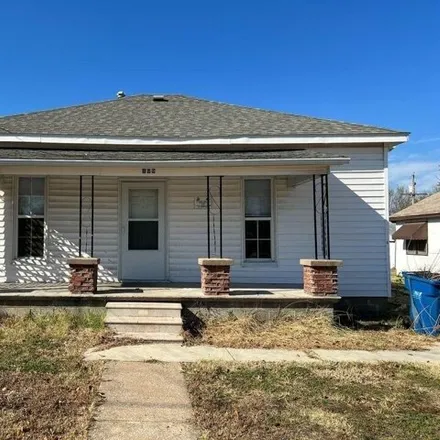 Buy this 2 bed house on 1628 West 1st Street in Joplin, MO 64801