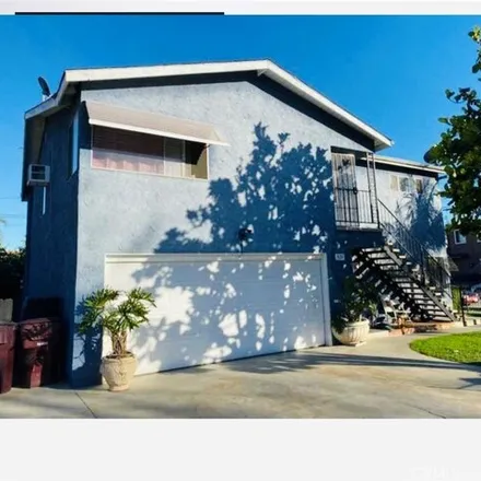 Buy this 6 bed house on 533 South Sycamore Street in Santa Ana, CA 92701