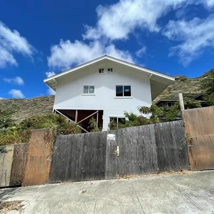 Buy this 7 bed house on 1280 Miloiki Street in Honolulu, HI 96825