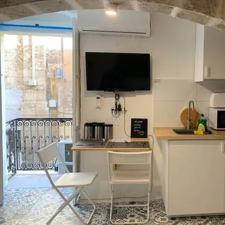 Image 3 - 28,Triq St. Nicholas , Valletta - Apartment for rent