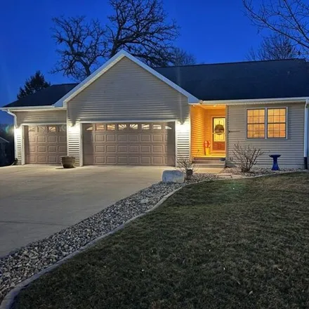 Buy this 5 bed house on 559 Hickory Lane in Jefferson, IA 50129