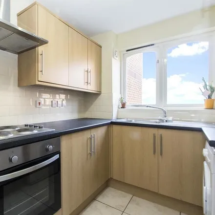 Image 3 - John Silkin Lane, London, SE8 5BE, United Kingdom - Apartment for rent