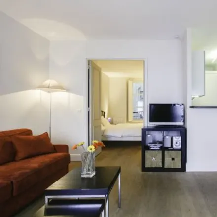 Image 9 - 163 Boulevard Saint-Germain, 75006 Paris, France - Apartment for rent