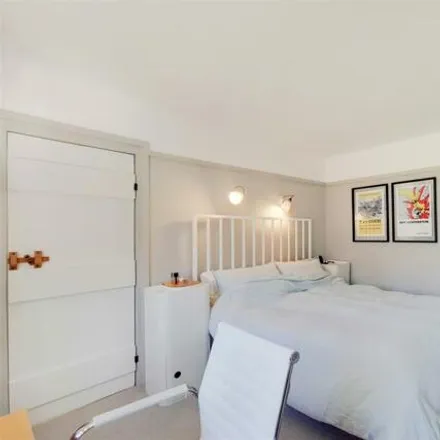 Image 5 - Heath Close, Barnet, Great London, Nw11 - Apartment for sale