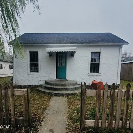Buy this 3 bed house on 218 West Main Street in Carterville, Jasper County
