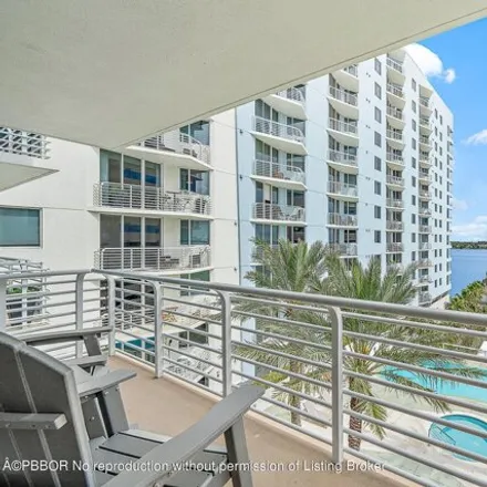 Buy this 3 bed condo on 258 South Lakeside Court in West Palm Beach, FL 33407