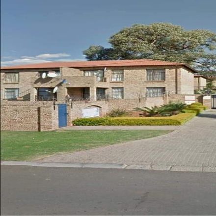Rent this 2 bed townhouse on Dragme Street in Strubens Valley, Roodepoort