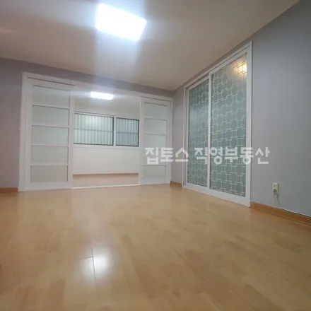 Rent this studio apartment on 서울특별시 강남구 논현동 110-17