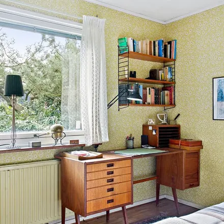 Rent this 5 bed apartment on Värslevägen 67B in 436 44 Gothenburg, Sweden