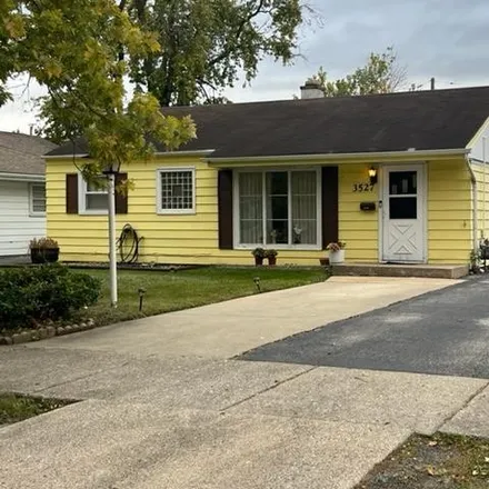 Buy this 3 bed house on 3527 Jackson Street in Lansing, IL 60438