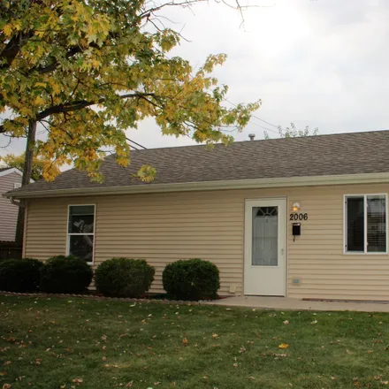 Buy this 3 bed house on 2006 Marmion Avenue in Joliet, IL 60436