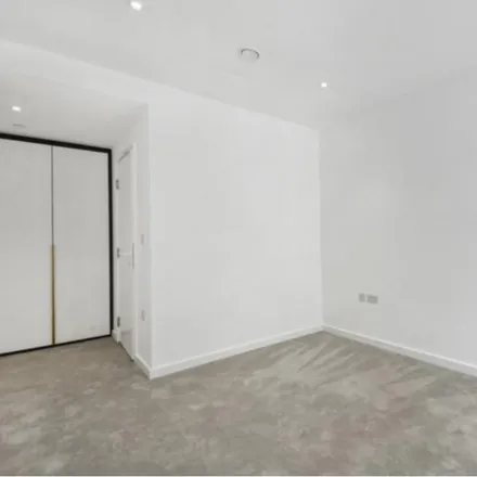 Image 6 - Stepney Way, St. George in the East, London, E1 2FS, United Kingdom - Apartment for rent