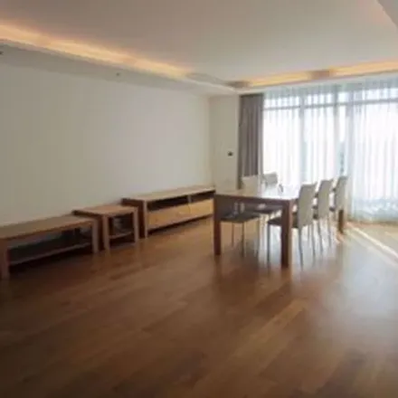 Rent this 3 bed apartment on Soi Phahon Yothin 11 in Saphan Khwai, Phaya Thai District