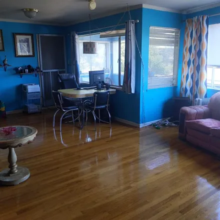 Rent this 1 bed room on 271 Vernon Street in Oakland, CA 94610