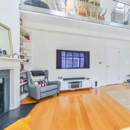Image 2 - The Dominie, 55 Warriner Gardens, London, SW11 4DX, United Kingdom - Apartment for sale