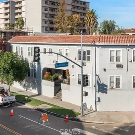 Image 2 - Central Lake Hotel, 1906 West 3rd Street, Los Angeles, CA 90057, USA - House for sale