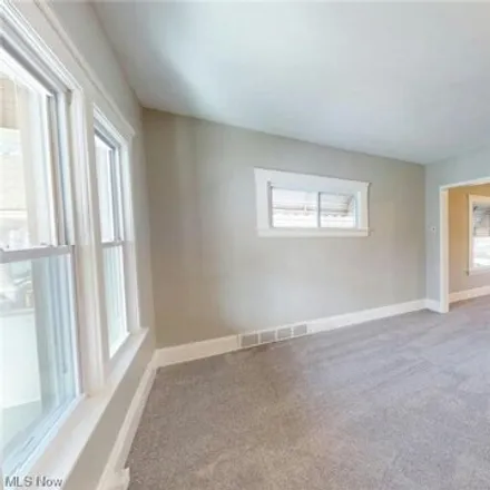 Image 3 - 3065 West 105th Place, Cleveland, OH 44111, USA - House for sale