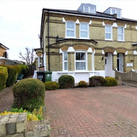 Rent this 2 bed apartment on Luna Cafe in 256 Chessington Road, Ewell