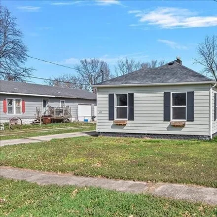 Image 2 - 122 South Ring Street, Virden, IL 62690, USA - House for sale